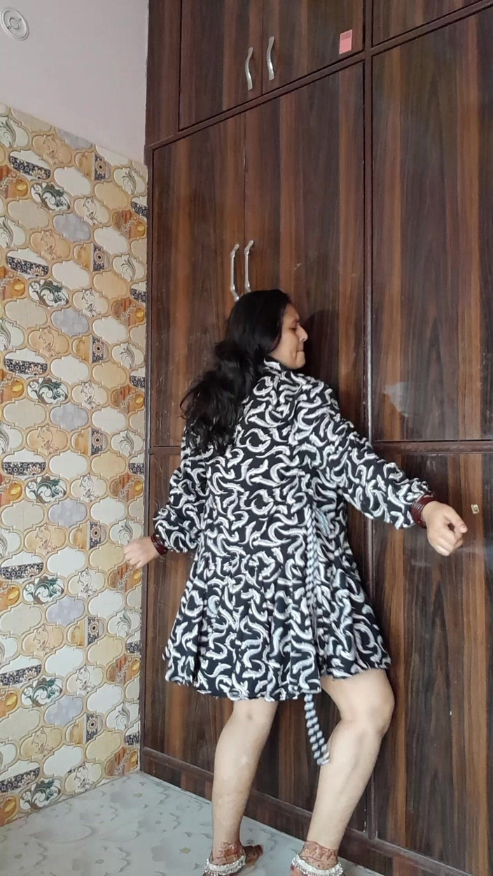 Puja555: Puja bhabhi tančí