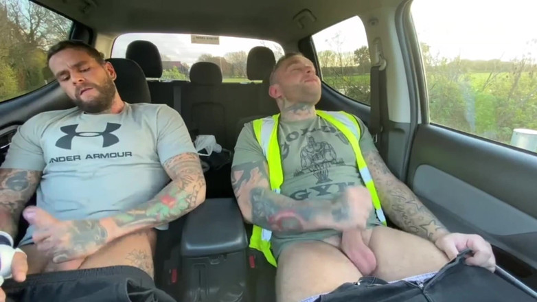 Andyleexxx: Kuli bangunan lagi asik di dalam mobil di kantor