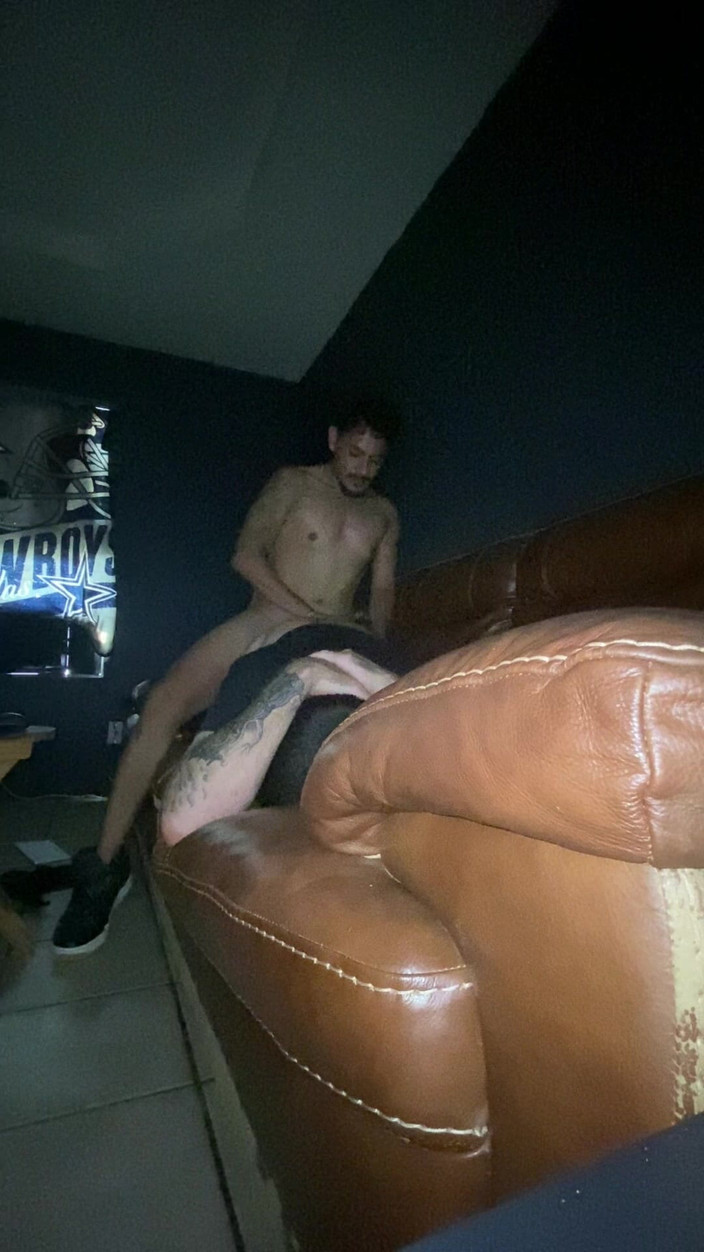 Texas-Toxicos: Il ragazzo bianco prende una bella scopata da un grosso...