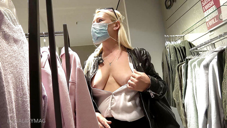 GALAXYMAG: Gina Blonde jde nakupovat