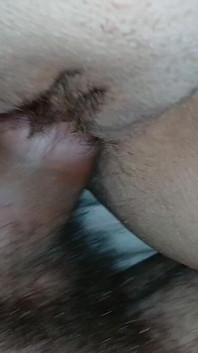 ¡Qué lindo cuando la polla se estira por la mañana tan pronto como me despierto!