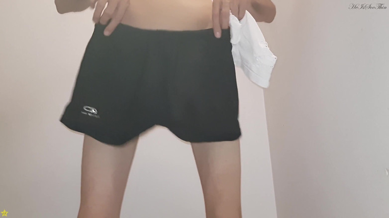HeIsSooThin: Weiße boyshorts - konnte nicht warten - Anprobieren