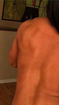 Bodybuilder marina lopez mostra i suoi muscoli strappati