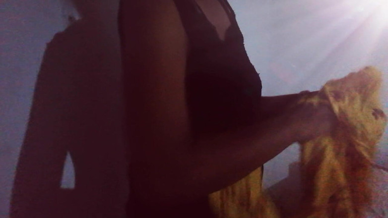 Tina Baby: Ma vraie belle-mère vient me baiser