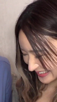 Part 1 [lascivious Gal's Threesome Sex] the Number of People She Has Experienced Is 3