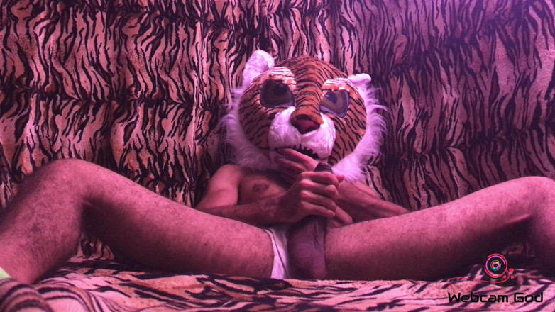 Arthur Eden aka Webcam God: Pénis tigre (épisode 2) (4 k)