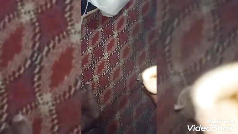 Sexy Houswife: Ragazzo indiano che scopa giocattoli hard core