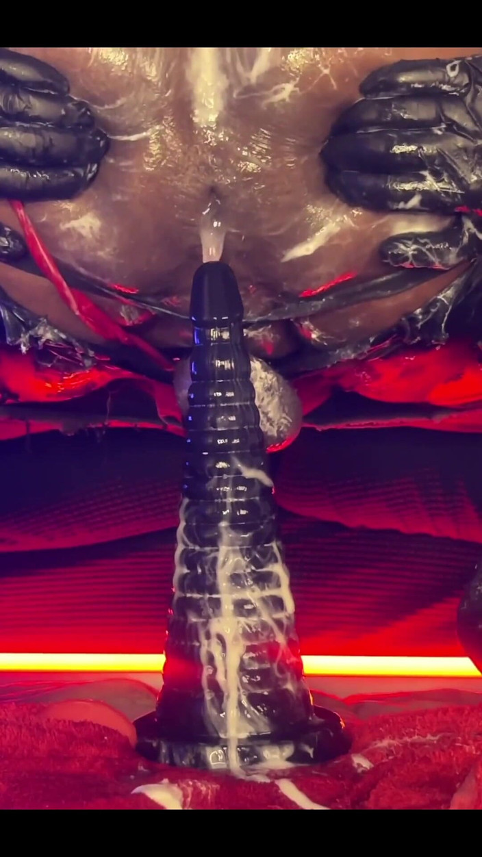 DipsoDeep: Femboy bottom dipsodeep creams butthole với dương vật giả lớn - đào...