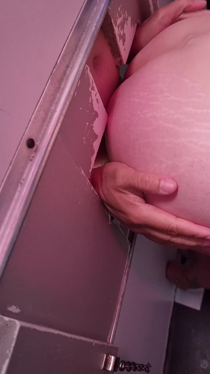R b hubby: Ehefrau liebt gloryhole