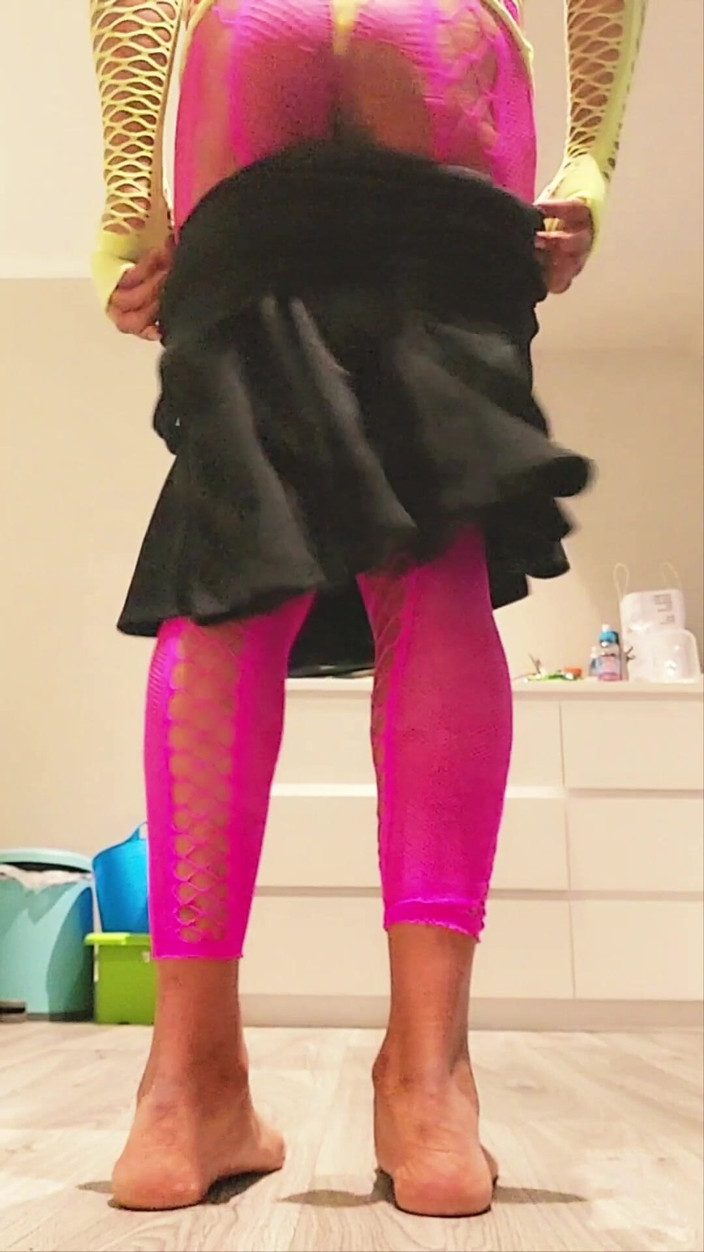 Milah CrossxxX: Poslouchám příkazy své paní jako pejsek a jezdím na svém...