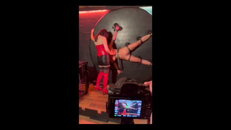 Katerina Hartlova: เบื้องหลังเป็นประสบการณ์ที่ยากลําบากของฉันใน BDSM Studia Lady Clara คุณสามารถสนุกกับการดูว่าฉันทํางานให้คุณได้อย่างไร