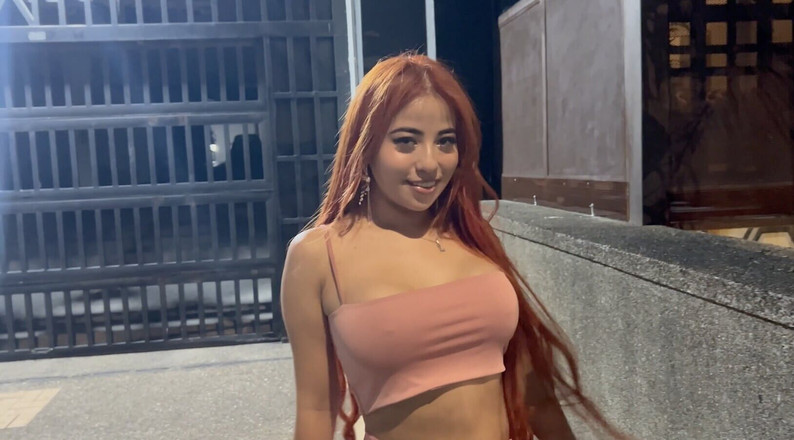 Andres Acosta: Sexy latinskoamerická zrzka s dokonalými kozami a bílými prsty si...