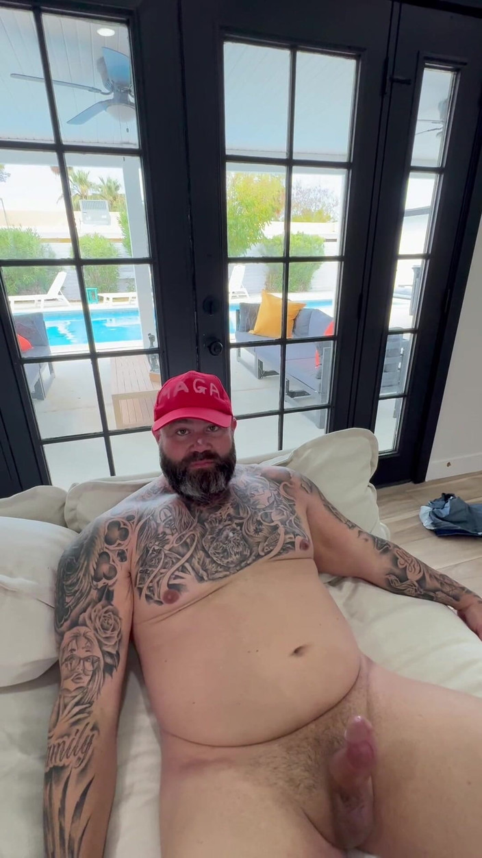 BigDann: 金发变性人大奶子欺骗maga man