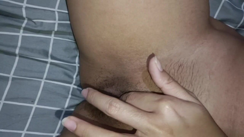 NadiaAlmer: Hotelmeid meisje weer naakt in gastenkamer