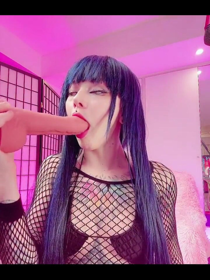 Karneli Bandi: Hinata Make Hot Blowjob