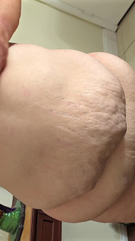 Velký tlustý zadek booty bílá hidžáb žena v porno videu třesoucí se chvění s jejím tlustým břichem, její phat šťavnatá kundička na BBC černého muže ptáka