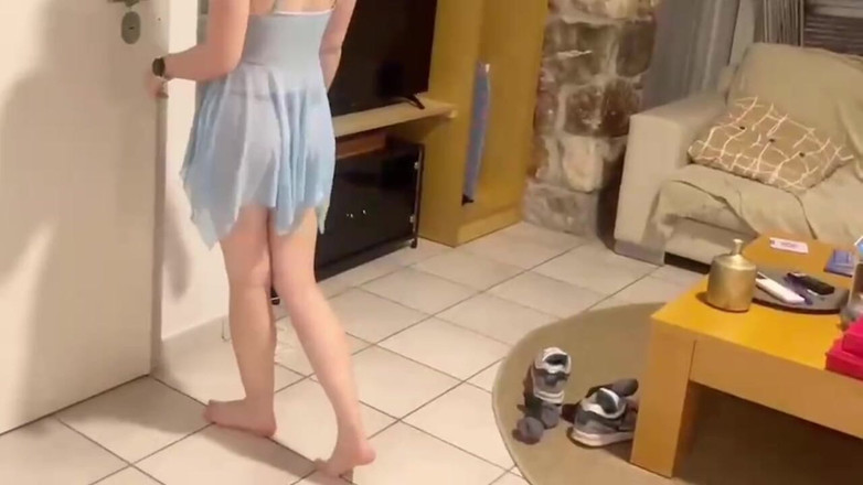 Dream Justin: Mijn vrouw neukt de pizzaman, manlief neemt vreemdgaande vrouw op