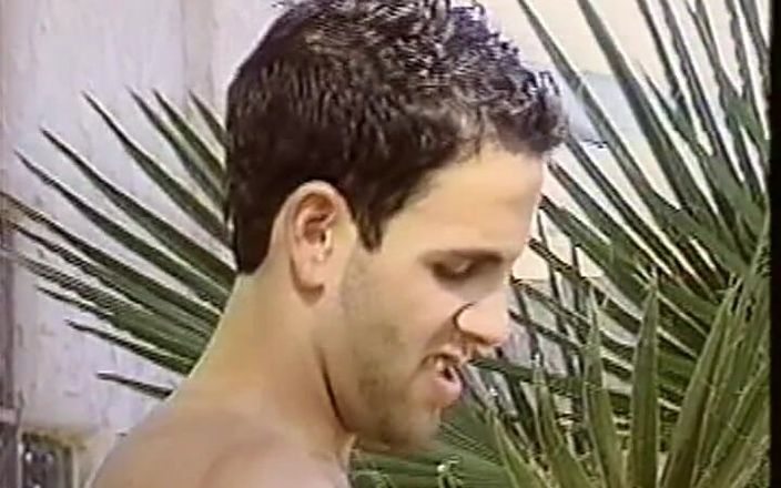 Gay RetroX VHS: Bucăți crude în acțiunea 4
