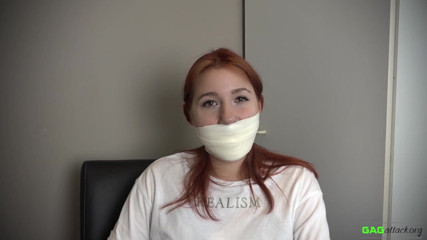 Gag Attack: 빨간 폭시 - 마이크로폼 테이프 재갈