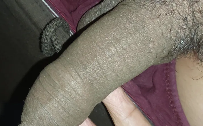 Bigcocka: Desi Indian Big Black Cock Is Starting Pissing on Webcam