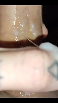 Cumshot mit großem weißem schwanz