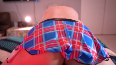 Alicia Robertz: 자지를 빨고 역으로 카우걸을 타는 동안 담배를 피우는 음란한 갈색 머리