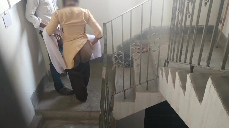 Fantacycutting: Estudante menina fez sexo com seu professor de classe em...