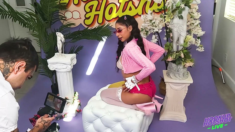 HookUp HotShot-BTS: Bts - Sona Bella và Alex Legend