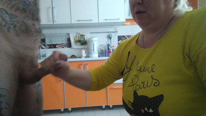 Zona901: Mother-in-law again frees my balls from cum while doing blowjob