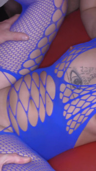 Gangbang con Melody Pleasure, mandy foxxx e la troia scozzese