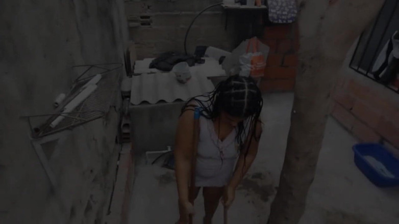 Adribella69: 남편이 집에 없는 동안 큰 엉덩이를 가진 이웃을 보았습니다. 그가 내가 그의 아내를 보고 있다는 것을 알아내지 못하기를 바란다.