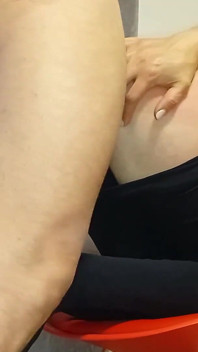 Stiefmutter ist bereit, ihre enge MILF-muschi gefickt zu werden