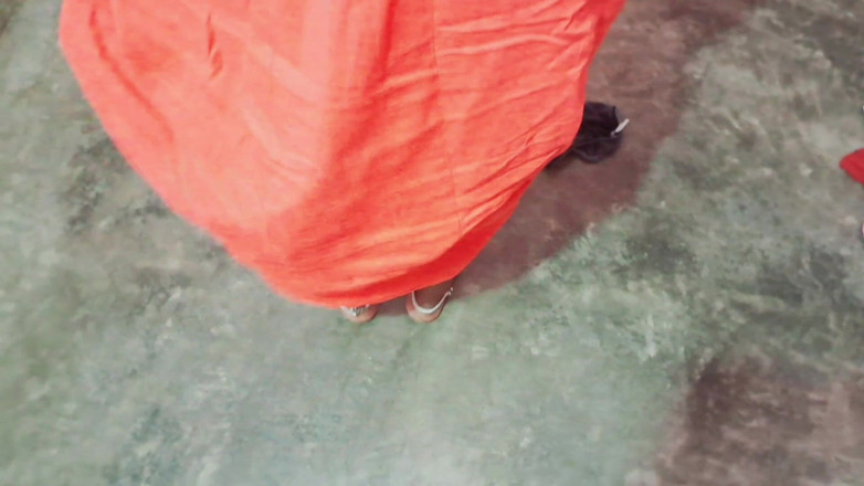 Trilokinath: Modo cuñada el dueño de la habitación hacer trampa para...