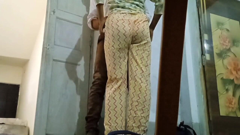 Fantacycutting: De collegeleraar nam de dorpsstudent stiekem mee naar een kamer...