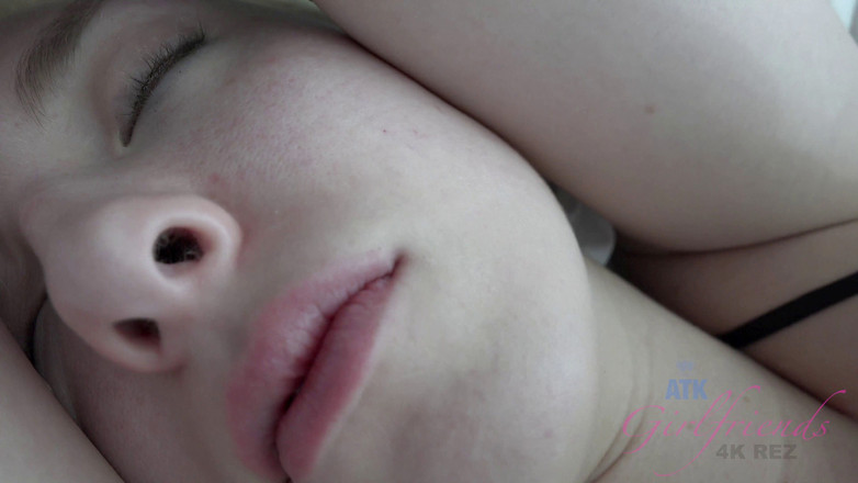 ATK Girlfriends: Vacanza virtuale a las vegas con trillium parte 3