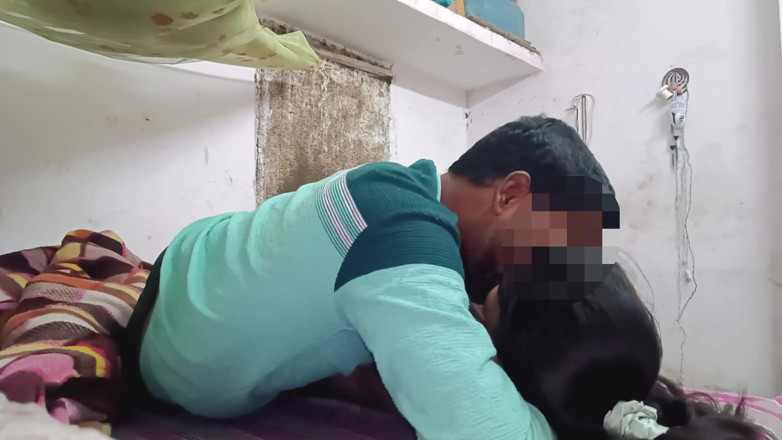 SanskariGirl1: देशी वर्जिन लड़की को जबर दस्ती से सेक्स के लिए मनाया और खूब लंड चुसया