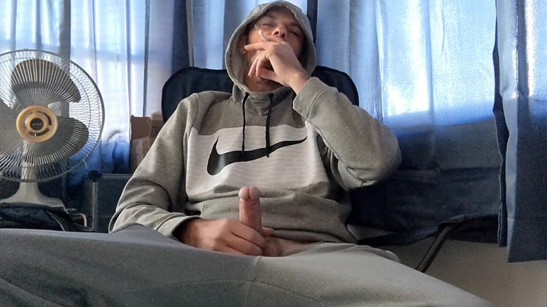 Codi Bonez: Rauchen und streicheln, zusammenstellung - rauch, großer schwanz und sperma