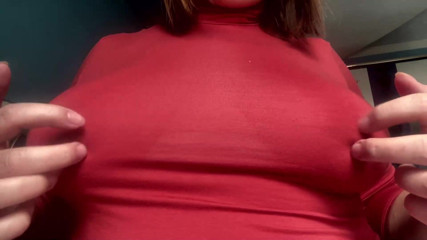 Mary Di: Tétons gonflés. Seins énormes d'aréoles, gros seins gros tétons. Tétons en érection,...