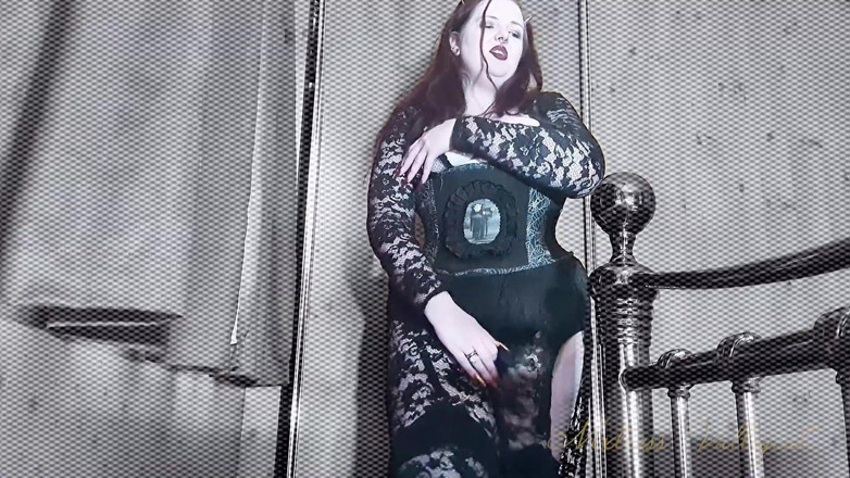 Mxtress Valleycat: The Nylon Summons