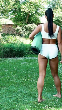 Nacktes yoga mit stiefbruer wird zu sex im freien