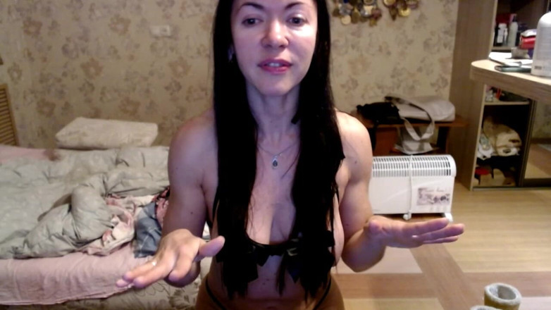 AnnaFit: Horny Wife Is Alone at Home