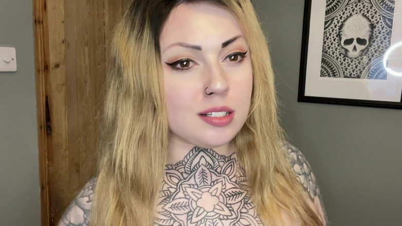 Miss Valentina: Be My House Slave