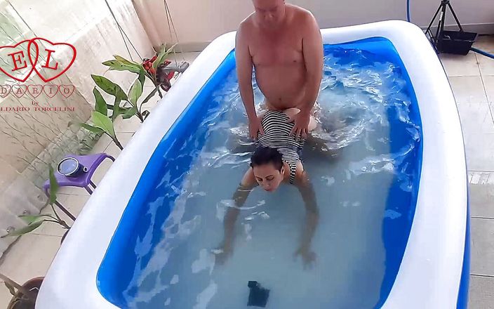 Strange stepfamily: Aguantando la respiración bajo el agua. Dominación del sexo duro....