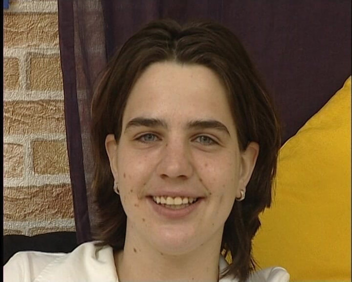 YOUR FIRST PORN: 毛茸茸的阴户佩吉泄漏