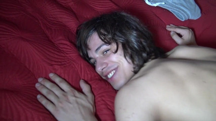 Gaybareback: Innocente giovane gay scopata senza preservativo