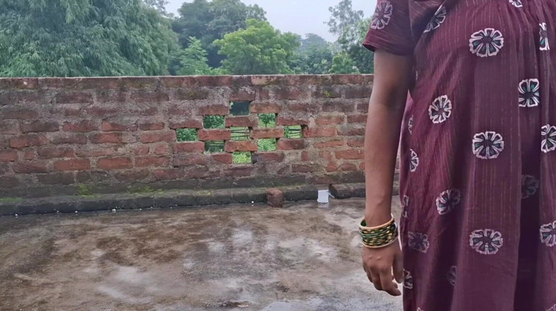 Sumaj: Desi neha bhabhi prima volta sesso