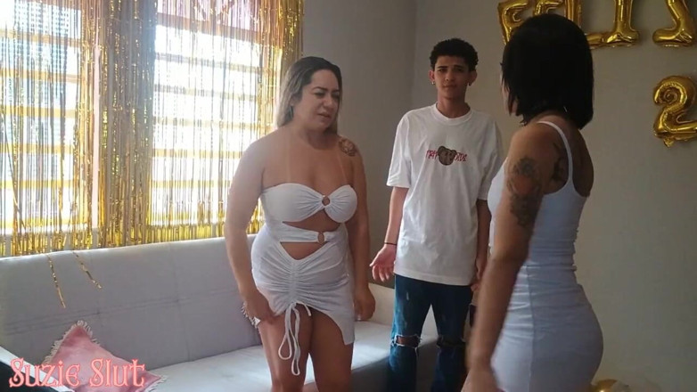 Suzie Hard Anal: Трахала горячую, ненасытную корону, пока её прирученный куколд-муж работал