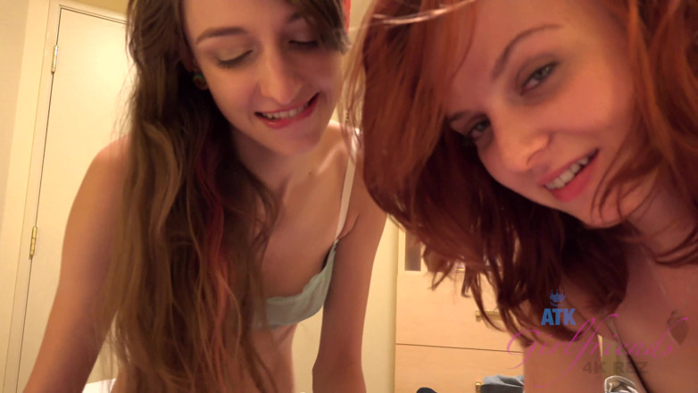 ATK Fans (Girlfriends): Estas dos chicas quieren tu polla