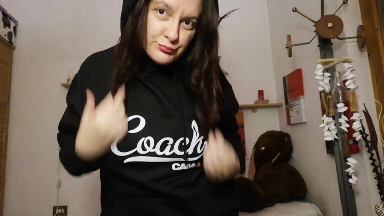 Nicoletta Embassi: Terli koltuk altı costum videosu