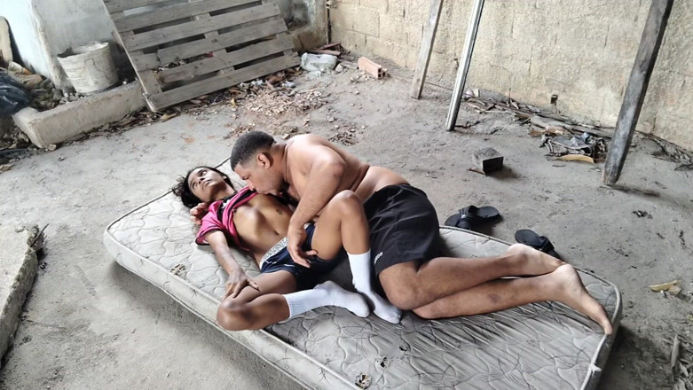 Bebes vagabundas: Leo Ogre futută fundul lui Jasmine Santanna